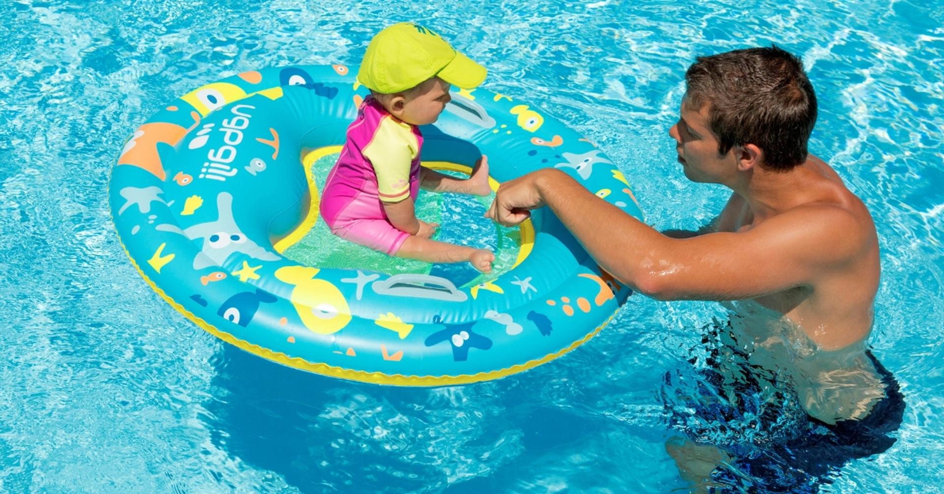 плуване с бебе
